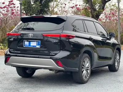 Toyota Highlander 2024, 16000 км, за 198000 CNY