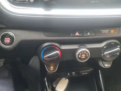 Kia Stonic 2018, 67888 км, за 10900000 KRW - фото 15