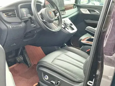 Hongqi Hongqi HQ9 PHEV 2024, 16500 км, за 227800 CNY - фото 9