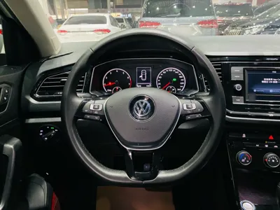 Volkswagen T-Roc 2018, 38600 км, за 75627.41 CNY - фото 9