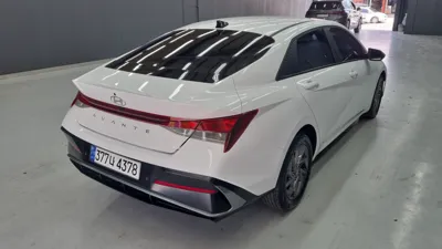 Hyundai Avante 2024, 31945 км, за 13460.18 USD