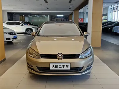 Volkswagen Golf 2016, 147000 км, за 37800 CNY