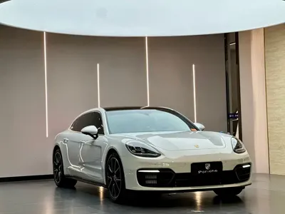 Porsche Panamera 2022, 28000 км, за 688000 CNY