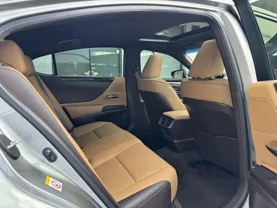 Lexus ES 2019, 55000 км, за 139800 CNY - фото 14