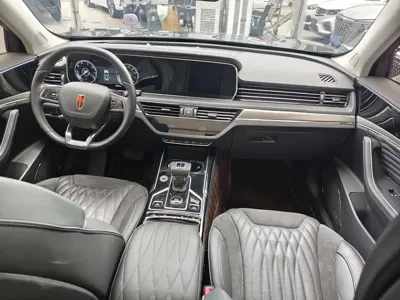 Hongqi Hongqi HS5 2023, 31200 км, за 72000 CNY