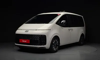 Hyundai Staria · 2023 год