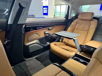 Audi A8 2025, 30000 км, за 838800 CNY - фото 11