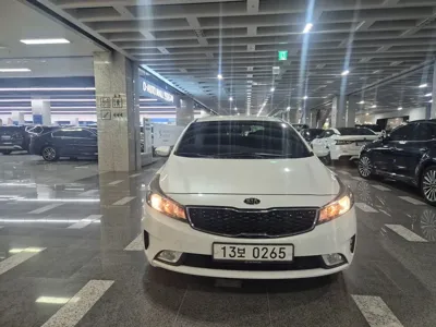 Kia K3 · 2016 год