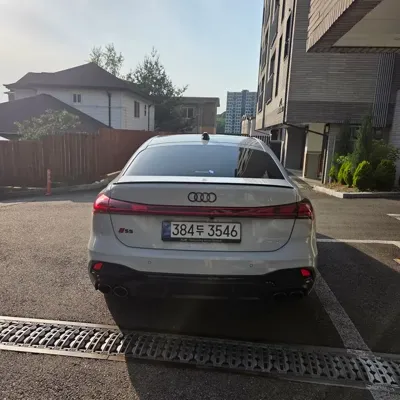 Audi S5 2025, 8000 км, за 83000000 KRW