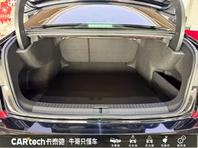 Volkswagen Passat 2025, 7800 км, за 126800 CNY - фото 21