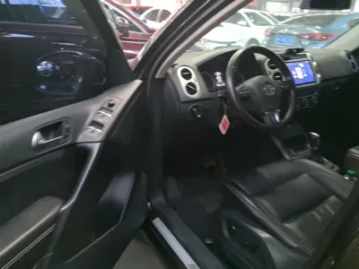 Volkswagen Tiguan 2016, 122500 км, за 57437.1 CNY - фото 19
