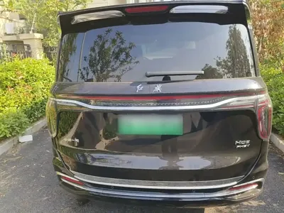 Hongqi Hongqi HQ9 PHEV 2024, 24500 км, за 199100 CNY - фото 6