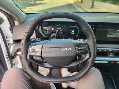 Kia EV4 2026, 726 км, за 30860000 KRW - фото 9