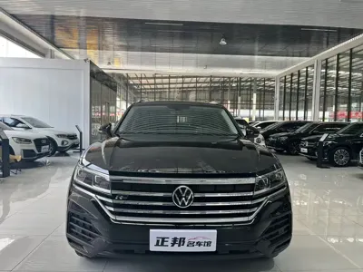 Volkswagen Touareg 2021, 110000 км, за 188000 CNY