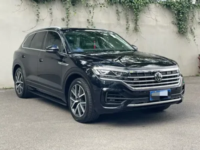 Volkswagen Touareg 2021, 61000 км, за 259800 CNY