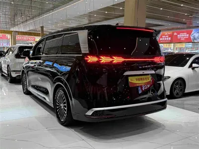 Denza Denza D9 2024, 15000 км, за 268000 CNY