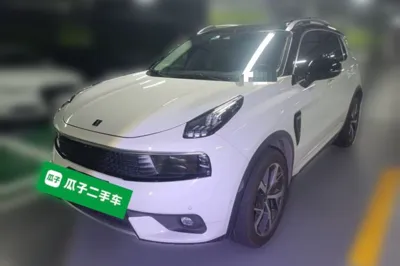 Lynk & Co 01 · 2017 год