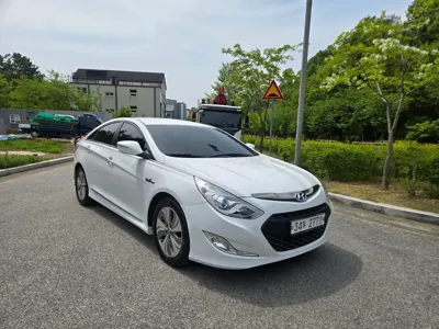Hyundai Sonata 2014, 127648 км, за 4990000 KRW