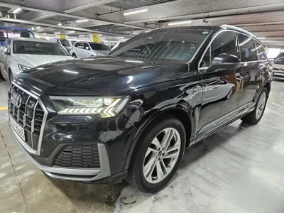 Audi Q7 · 2022 год