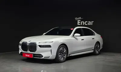 BMW 7-Series · 2023 год