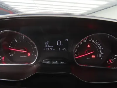 Peugeot 208 2015, 79629 км, за 4500000 KRW - фото 9