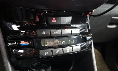 Peugeot 2008 2016, 132465 км, за 5800000 KRW - фото 16