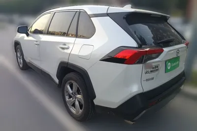 Toyota RAV4 2022, 63000 км, за 105997.21 CNY