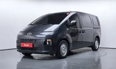 Hyundai Staria · 2023 год