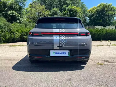 Leapmotor 零跑Lafa5 2025, 10800 км, за 93800 CNY