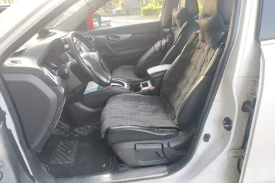 Nissan X-Trail 2015, 106600 км, за 52503.42 CNY - фото 16