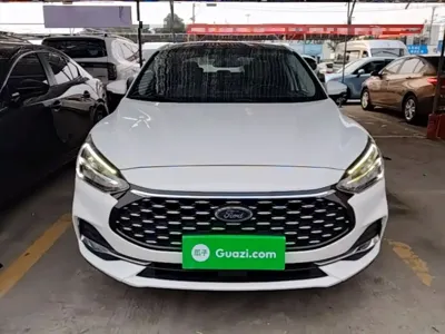 Ford Focus 2021, 80500 км, за 47100 CNY