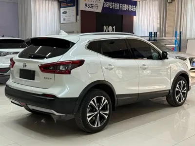 Nissan Qashqai 2023, 22000 км, за 102800 CNY