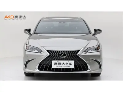 Lexus ES 2024, 20000 км, за 176000 CNY