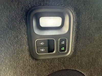 Li Auto Li MEGA 2025, 12000 км, за 410000 CNY - фото 9