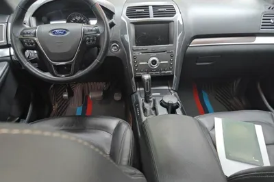 Ford Explorer 2016, 111400 км, за 69067.37 CNY - фото 9
