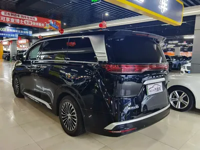 Denza Denza D9 2024, 57000 км, за 219899 CNY