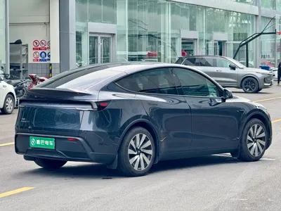 Tesla Model Y 2025, 17800 км, за 259800 CNY - фото 9