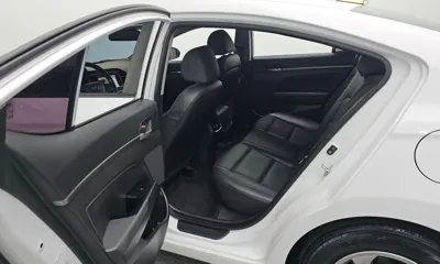 Hyundai Avante 2017, 75932 км, за 12300000 KRW - фото 12
