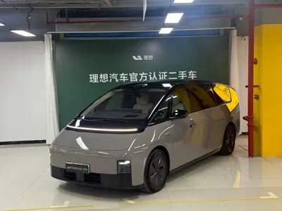 Li Auto Li MEGA · 2025 год