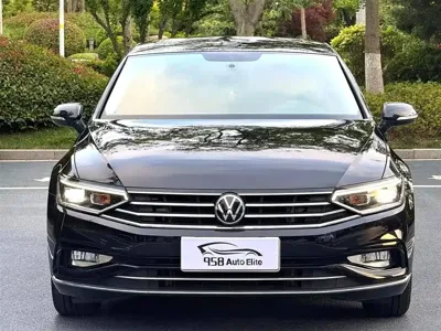 Volkswagen Magotan 2022, 40000 км, за 109800 CNY