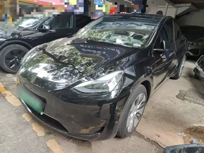 Tesla Model Y · 2022 год