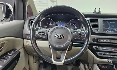 Kia Canival 2018, 196717 км, за 7500000 KRW - фото 13
