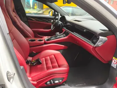 Porsche Panamera 2018, 77000 км, за 368000 CNY