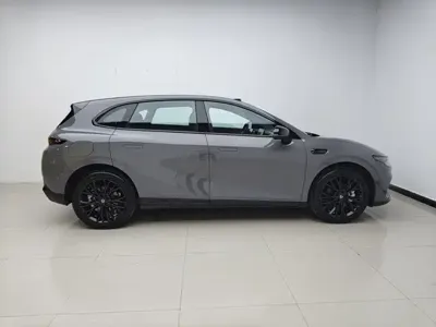 Leapmotor 零跑Lafa5 2025, 9900 км, за 94800 CNY