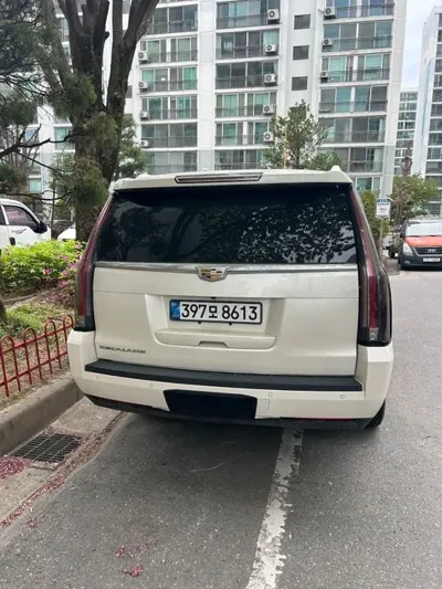 Cadillac Escalade 2015, 124000 км, за 31000000 KRW