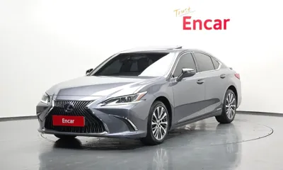 Lexus ES · 2021 год