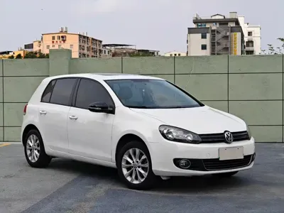Volkswagen Golf 2013, 140000 км, за 23800 CNY