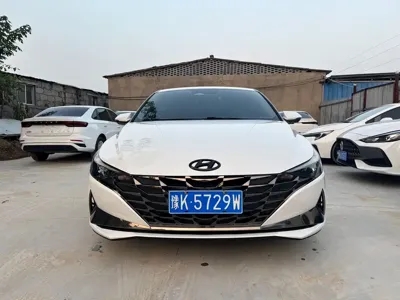 Hyundai Elantra 2022, 22000 км, за 94000 CNY