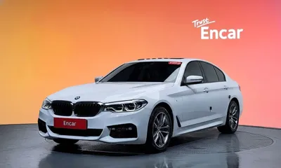 BMW 5-Series · 2017 год