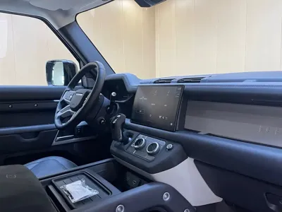 Land Rover Defender 2024, 18000 км, за 638000 CNY - фото 12